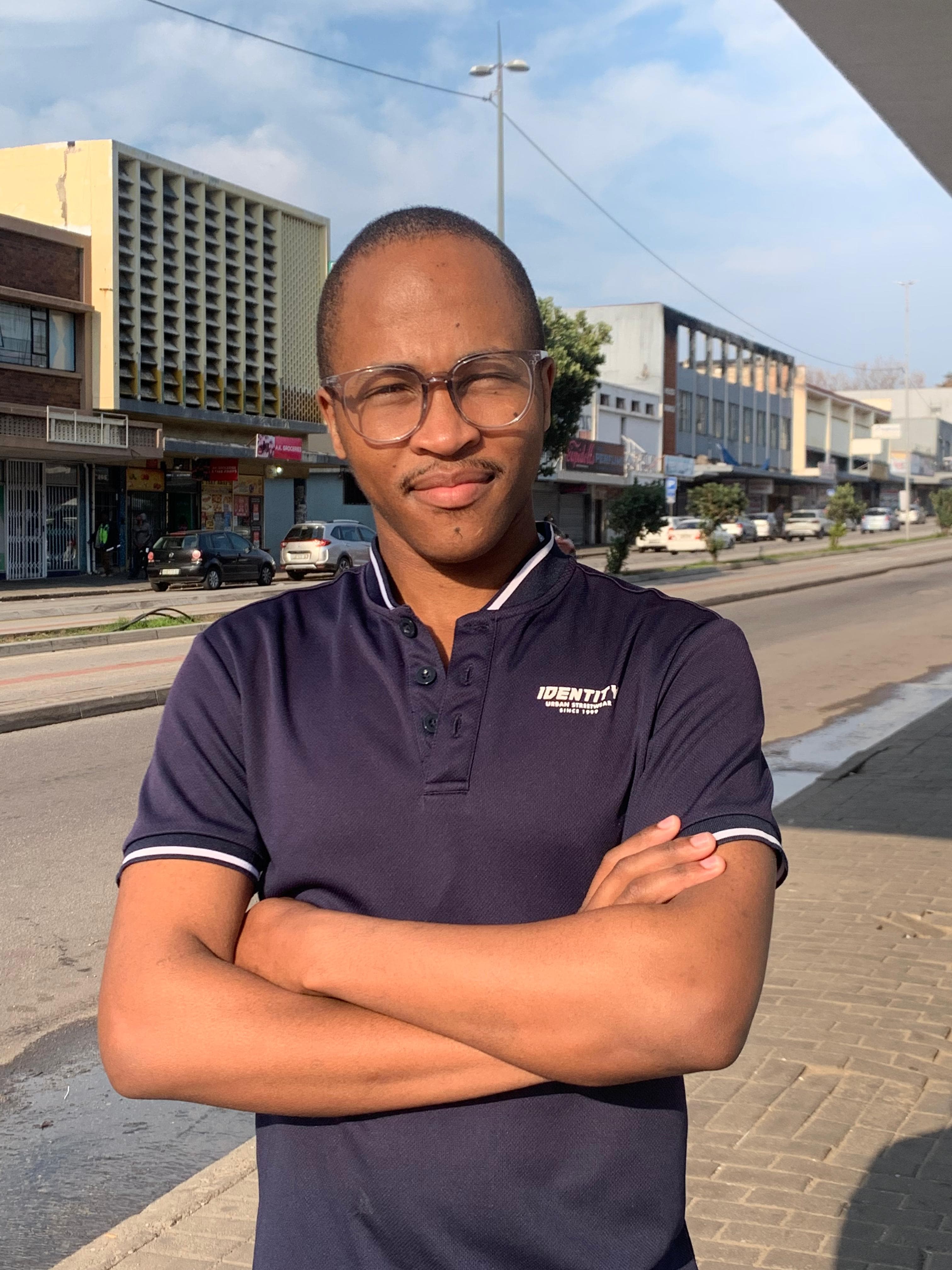 Sihle Ngxwashula
