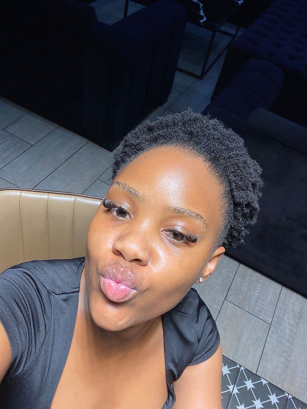 Akhona Sibisi