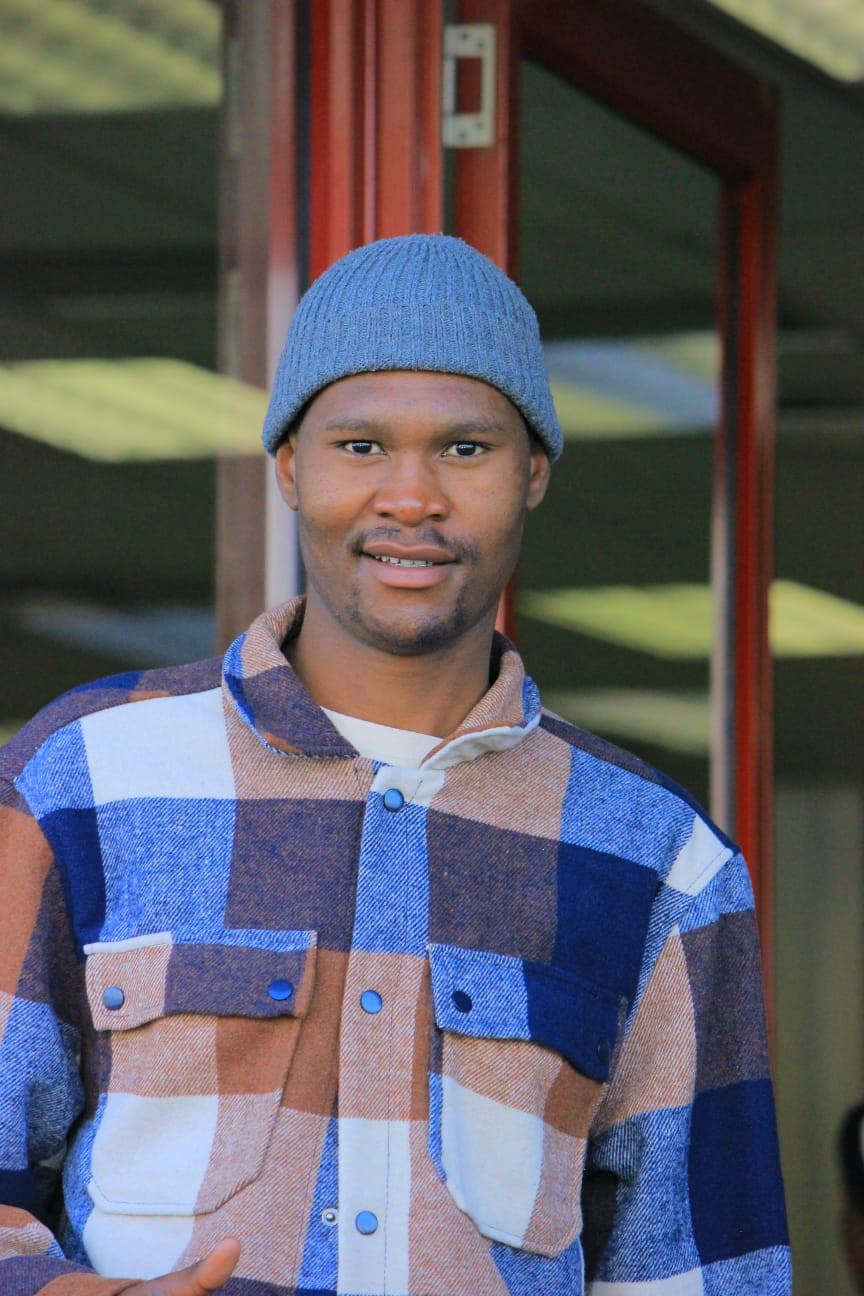 Molefe Obusitswe